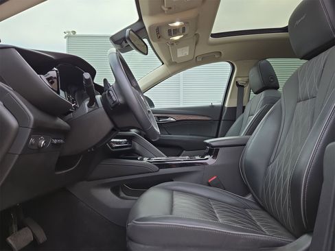 Used 2022 Buick Envision Avenir w/ Safety Package image 16