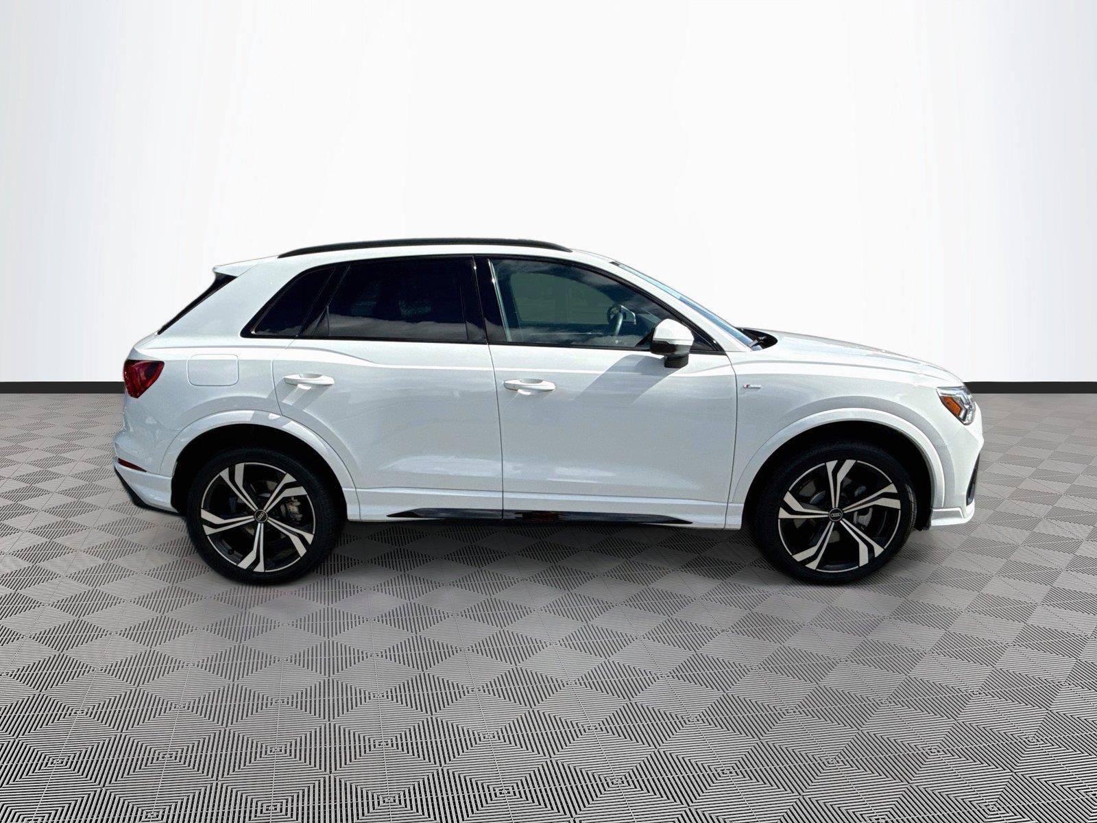 Certified 2024 Audi Q3 2.0T Premium Plus w/ Premium Plus Package AWD/4WD image 8