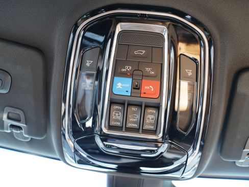 Used 2023 Jeep Grand Cherokee Summit w/ Adv Protech Group IV AWD/4WD image 33