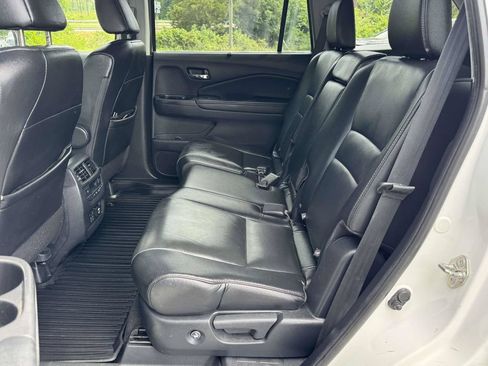 Used 2019 Honda Pilot Touring image 18