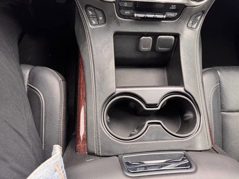 Used 2018 GMC Yukon SLT w/ Open Road Package image 9