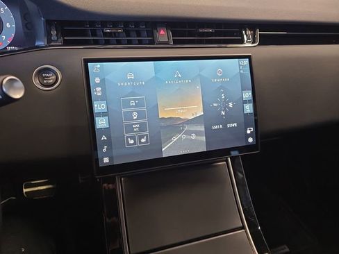 Certified 2025 Land Rover Range Rover Evoque Dynamic SE AWD/4WD image 23