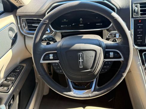 Used 2020 Lincoln Continental w/ Premium Package image 15