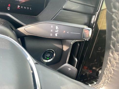 Used 2025 GMC Acadia Elevation image 27