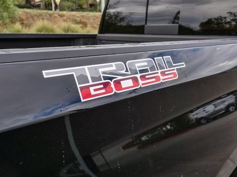 Used 2021 Chevrolet Silverado 1500 LT Trail Boss w/ Convenience Package II AWD/4WD image 12