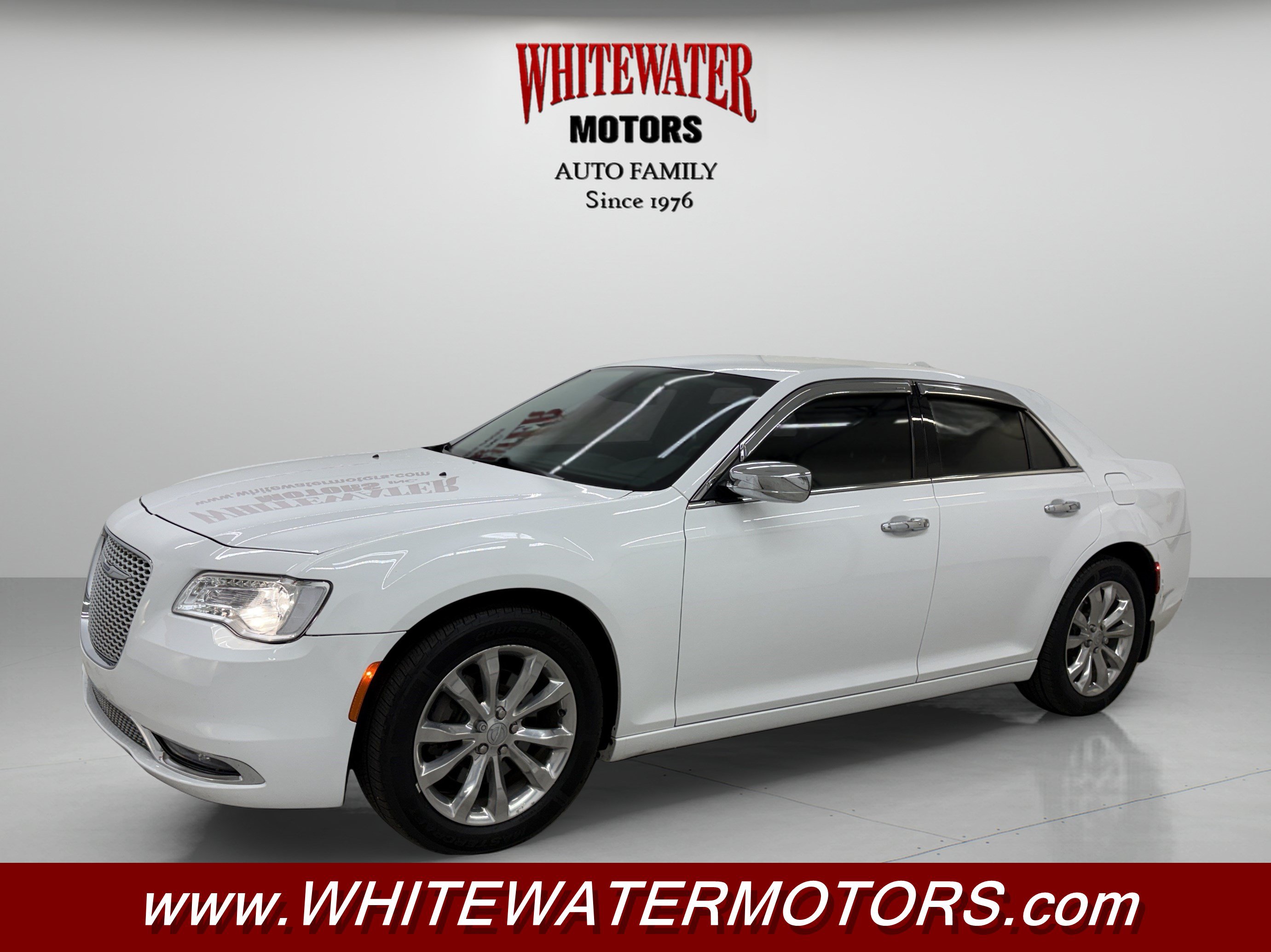 Used 2018 Chrysler 300 Limited AWD/4WD image 1