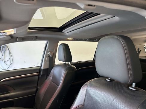 Used 2015 Toyota Highlander Limited AWD/4WD image 16