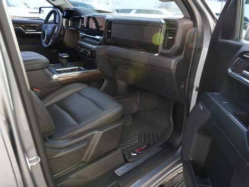 Used 2024 Chevrolet Silverado 1500 LT Trail Boss w/ Convenience Package II image 31