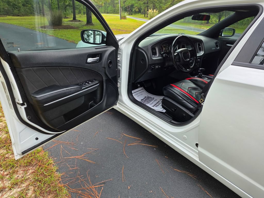 Used 2022 Dodge Charger SXT RWD image 10