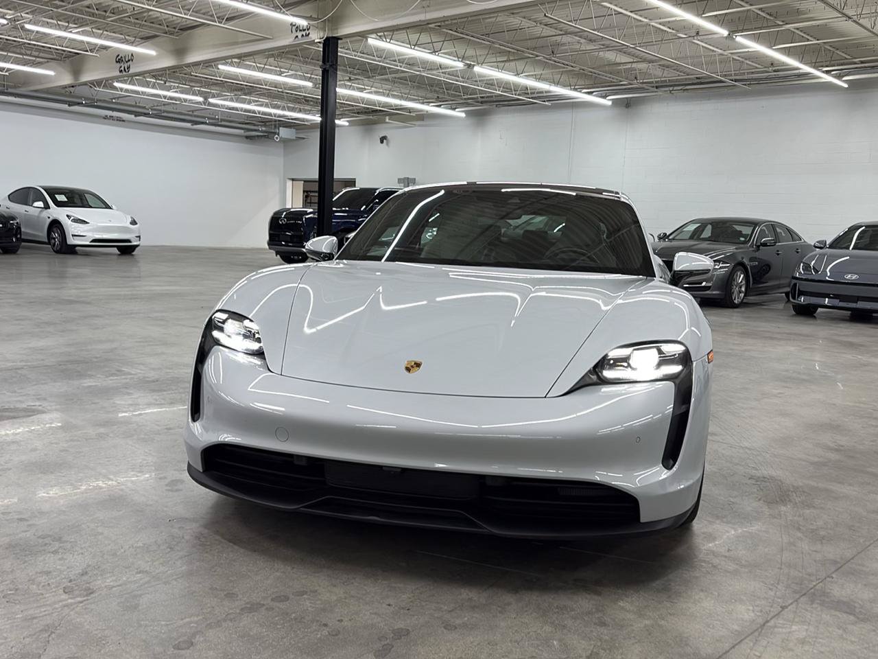 Used 2022 Porsche Taycan 4S AWD/4WD image 3