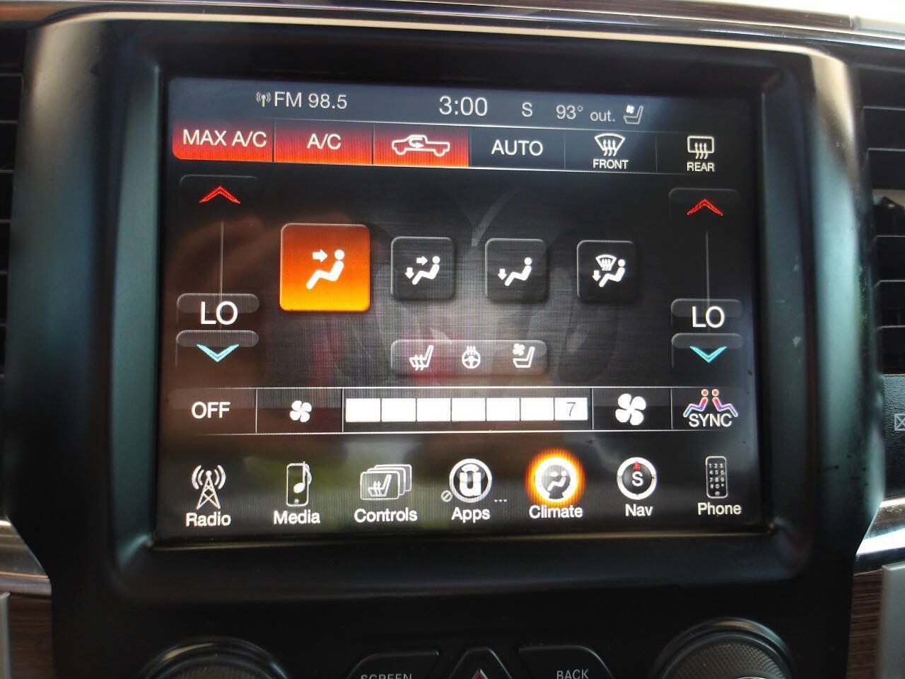Used 2016 RAM 1500 Laramie w/ Convenience Group AWD/4WD image 14