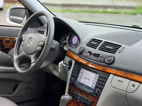 Used 2007 Mercedes-Benz E 350 4MATIC Sedan image 16