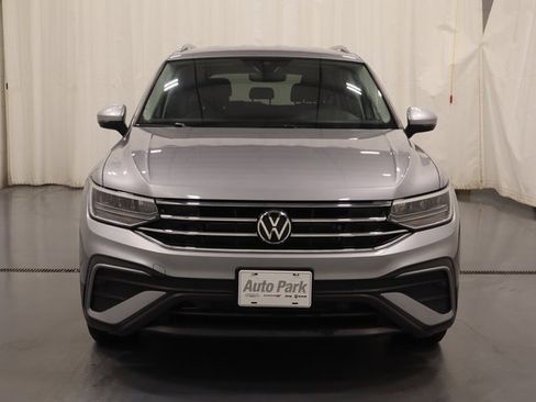 Used 2024 Volkswagen Tiguan SE image 4