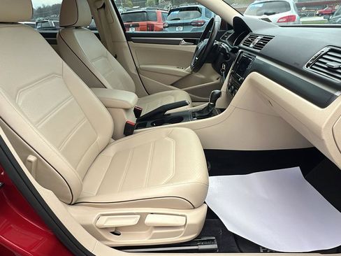 Used 2017 Volkswagen Passat 1.8T R-Line w/ R-Line Lighting Package image 13