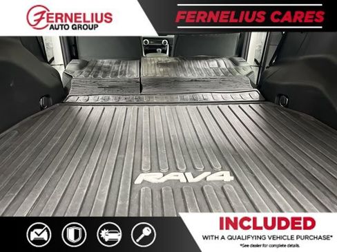 Used 2022 Toyota RAV4 LE image 20