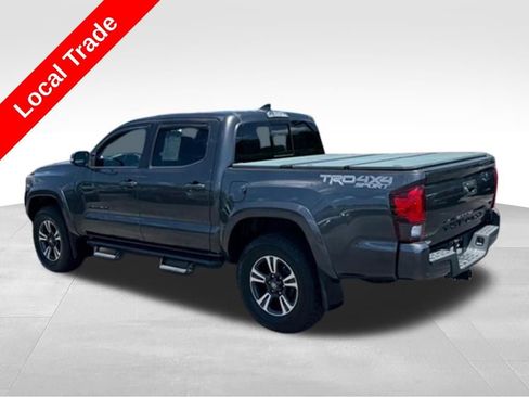 Used 2019 Toyota Tacoma TRD Sport AWD/4WD image 5