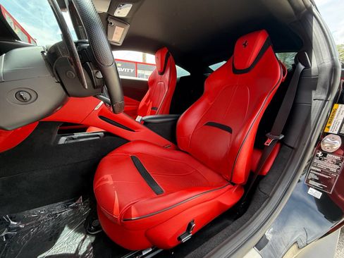 Used 2023 Ferrari Roma RWD image 18