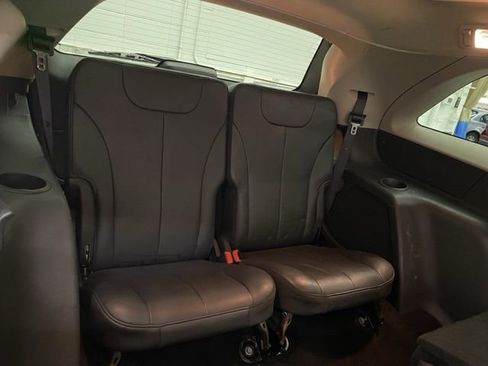 Used 2005 Chrysler Pacifica Touring AWD/4WD image 23