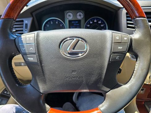 Used 2011 Lexus LX 570 4WD image 14