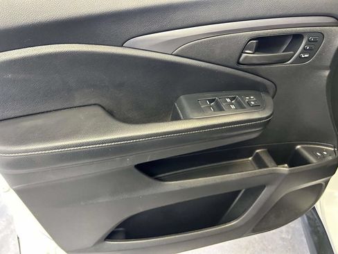Used 2023 Honda Passport EX-L image 16