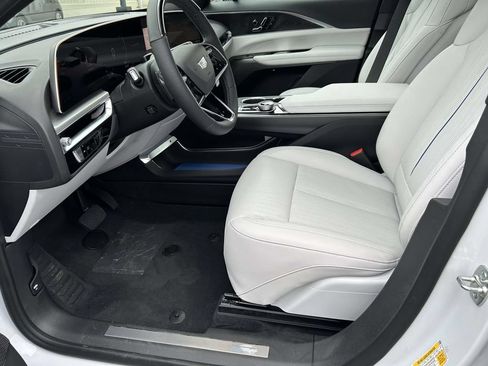 New 2026 Cadillac Lyriq Sport AWD/4WD image 20