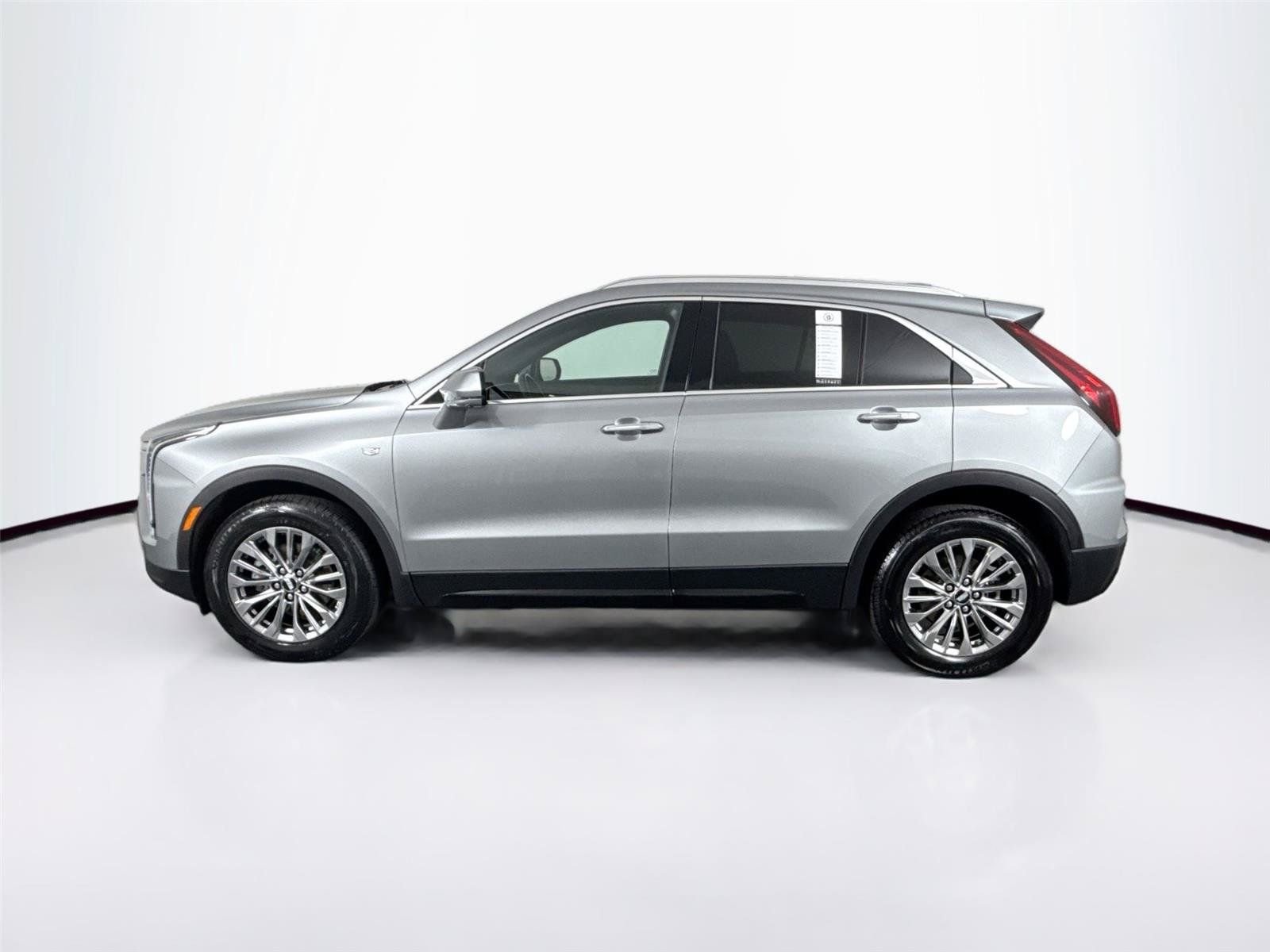 Used 2025 Cadillac XT4 Premium Luxury FWD image 13