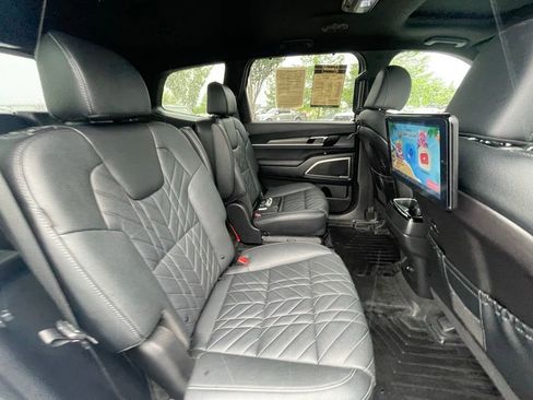 Used 2025 Kia Telluride AWD image 26
