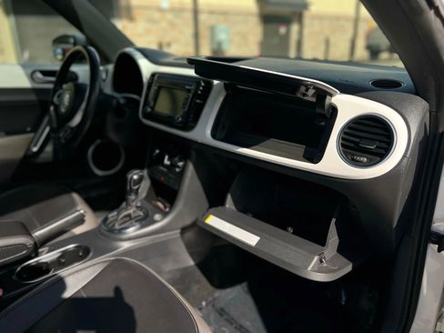 Used 2013 Volkswagen Beetle 2.5 image 31