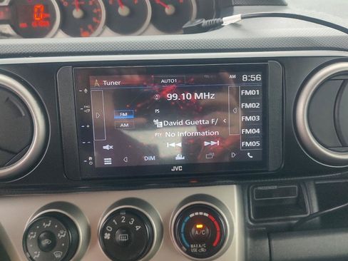 Used 2010 Scion xB FWD image 13