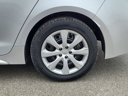 Used 2022 Toyota Corolla LE image 7