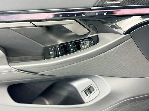 Used 2026 BMW i5 eDrive40 w/ Premium Package RWD image 22