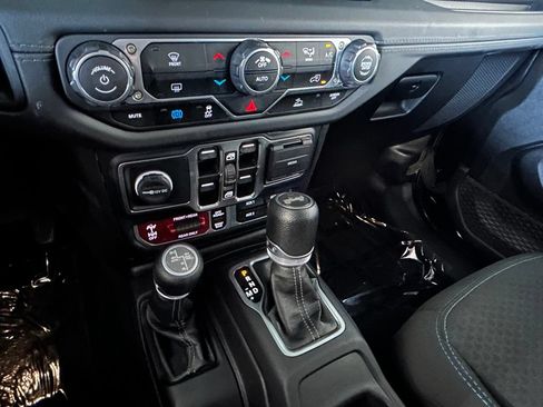 Used 2024 Jeep Wrangler Unlimited Rubicon 4xe AWD/4WD image 24