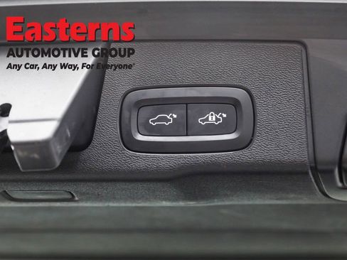 Used 2023 Volvo XC60 B5 Core image 22