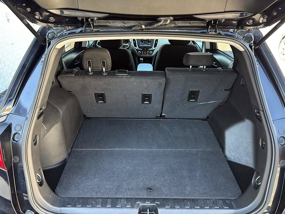 Used 2020 Chevrolet Equinox LS w/ LS Convenience Package FWD image 9