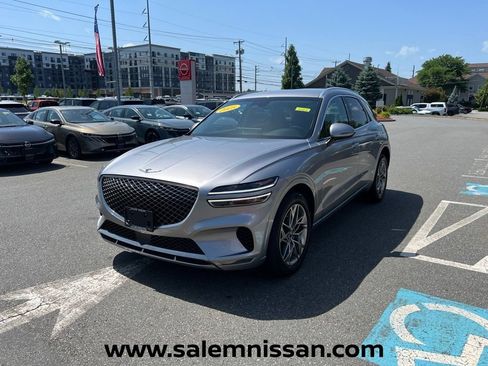 Used 2025 Genesis GV70 2.5T AWD/4WD image 3