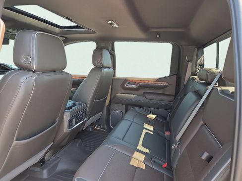 Used 2023 GMC Sierra 1500 Denali AWD/4WD image 10