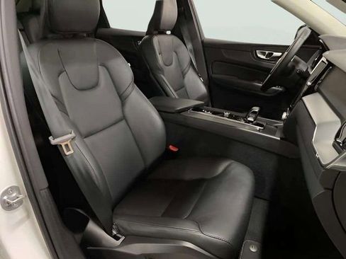 Used 2025 Volvo XC60 B5 Core image 75