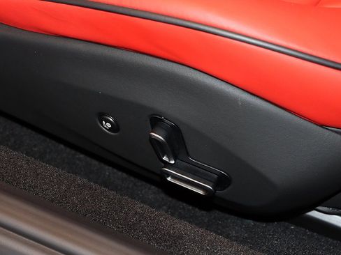 Certified 2022 Ferrari Portofino M image 35