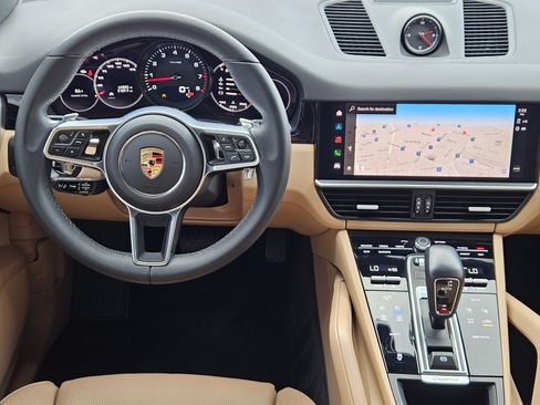 Certified 2023 Porsche Cayenne AWD/4WD image 25