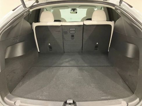 Used 2022 Tesla Model Y Long Range image 29