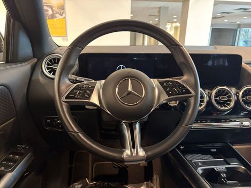 Used 2025 Mercedes-Benz GLA 250 4MATIC image 34