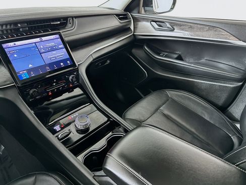 Used 2021 Jeep Grand Cherokee L Limited image 24