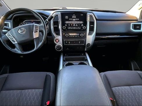 Used 2021 Nissan Titan SV w/ SV Convenience Package image 7