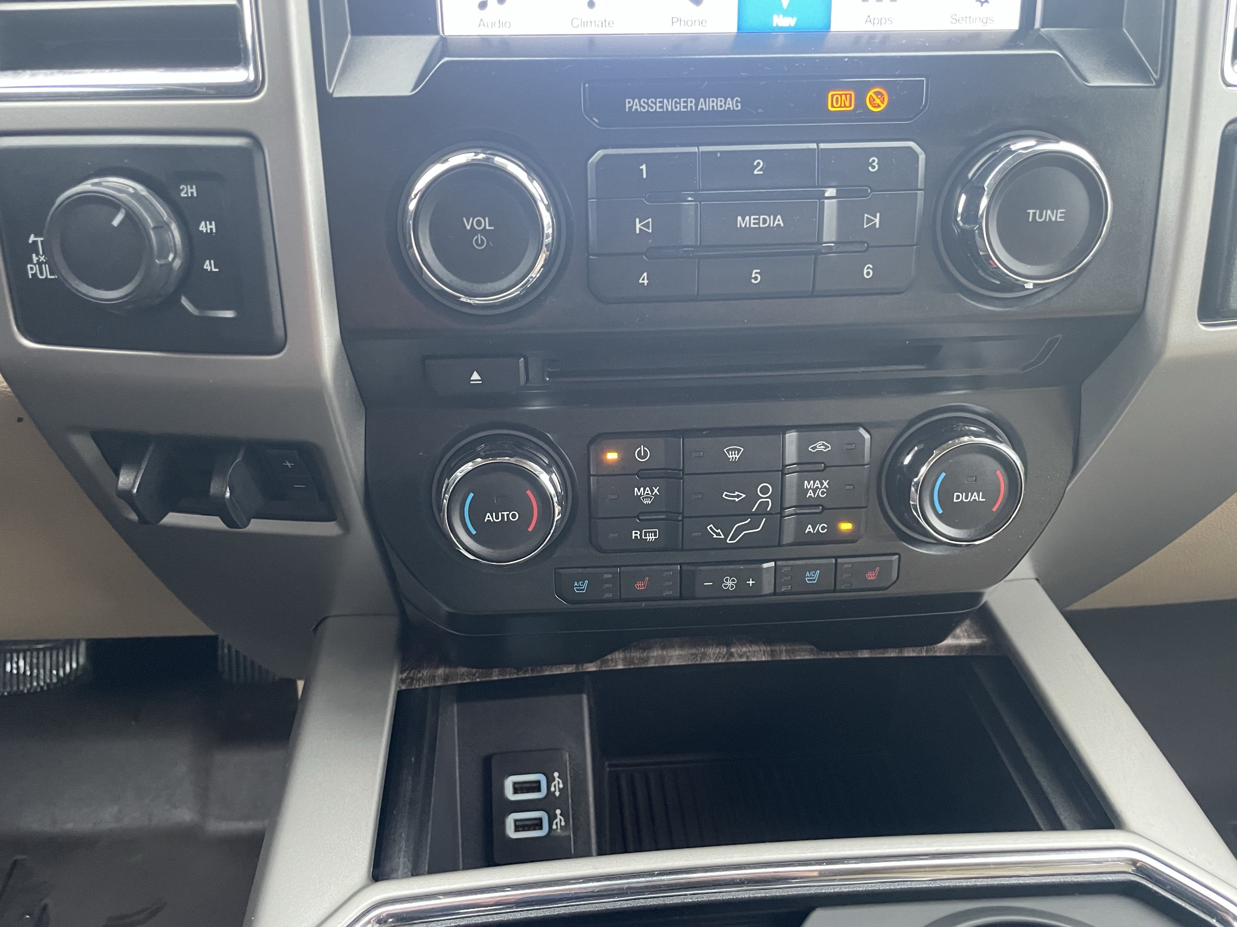 Used 2017 Ford F350 Lariat AWD/4WD image 24