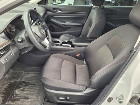 Used 2024 Nissan Altima 2.5 SV image 16