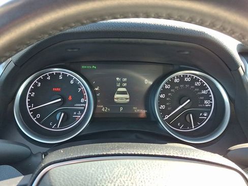 Used 2018 Toyota Camry XLE image 19
