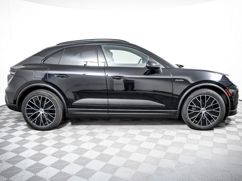 Certified 2025 Porsche Macan 4 Electric AWD/4WD image 2