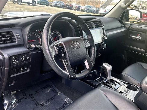 Used 2024 Toyota 4Runner TRD Off-Road Premium image 13