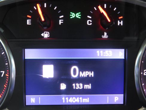 Used 2020 Chevrolet Blazer LT w/ Sound & Technology Package FWD image 18