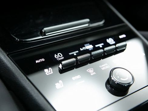 Certified 2024 Porsche Cayenne Coupe image 23